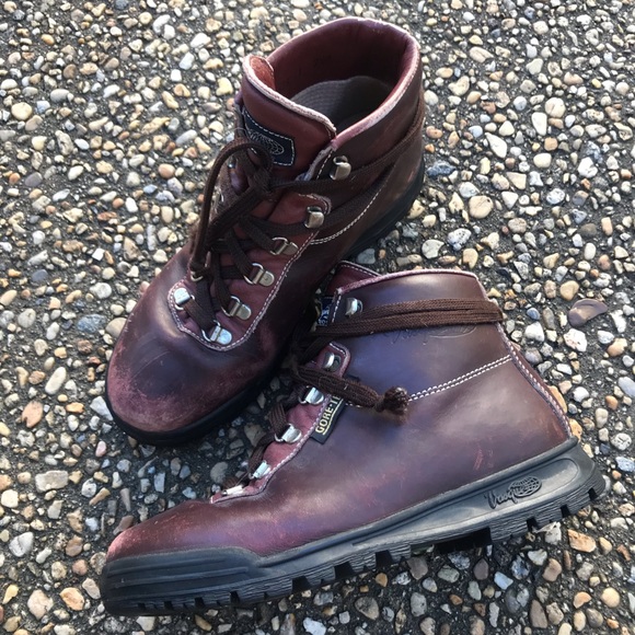 burgundy vasque boots